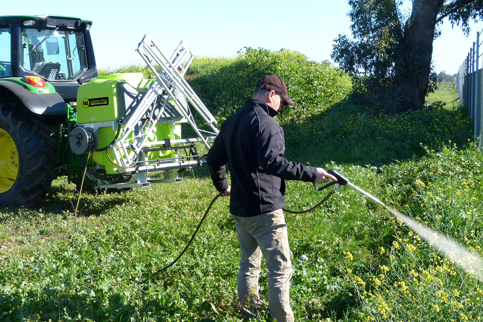 800L LinkOn™ 3PL Tractor Boom Sprayer - Image 11