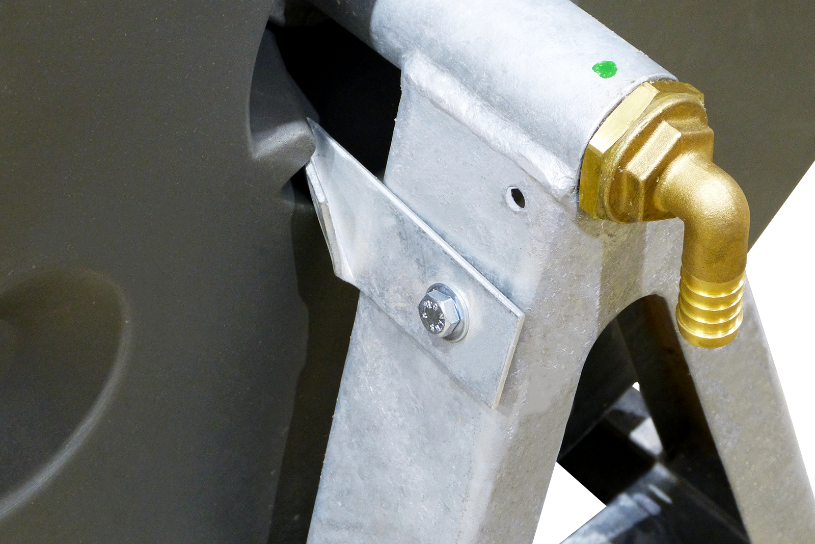 Fire hose reel screw