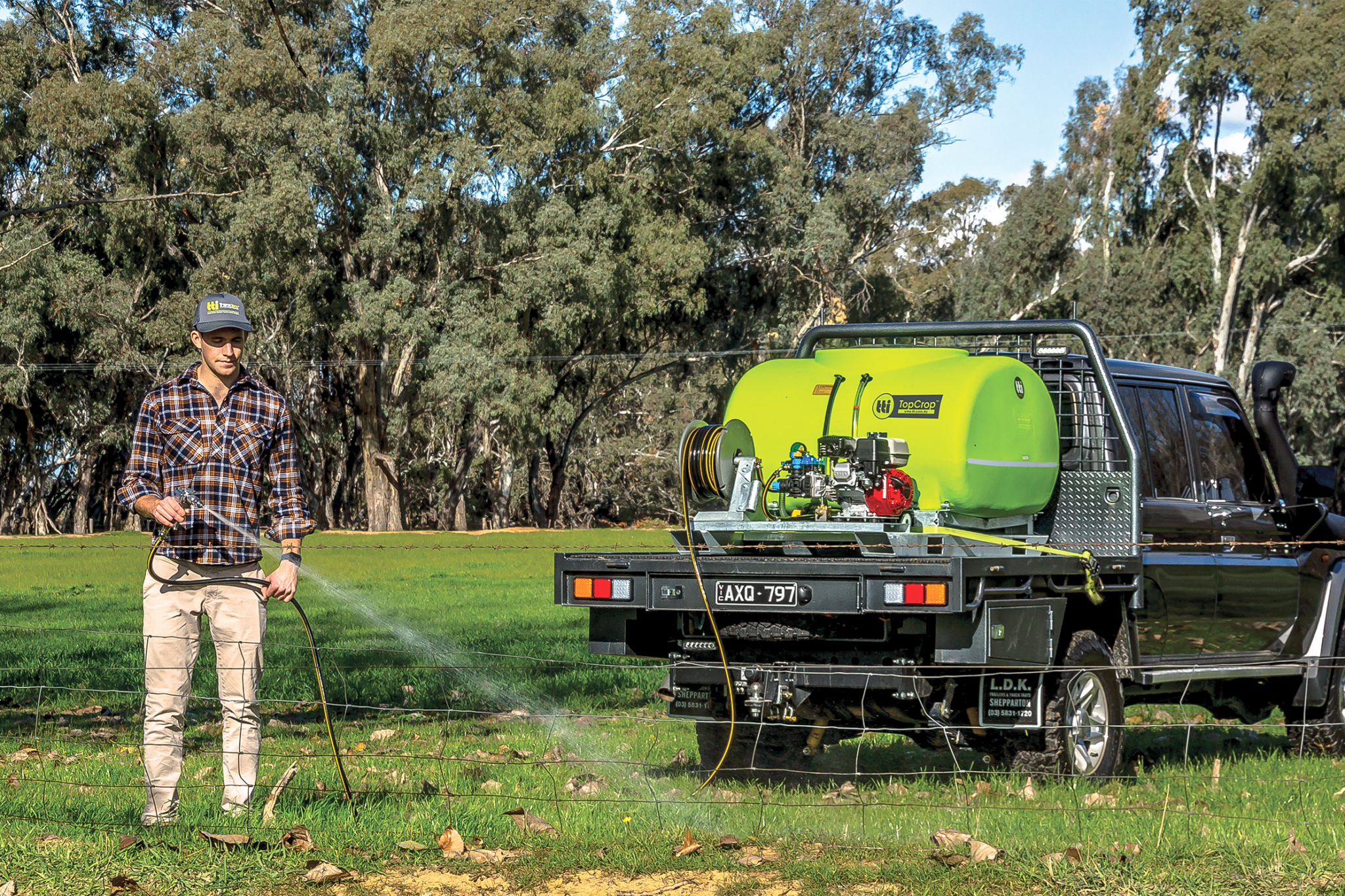 400L TopCrop™ Slip On Field Sprayer (Short) - Image 6