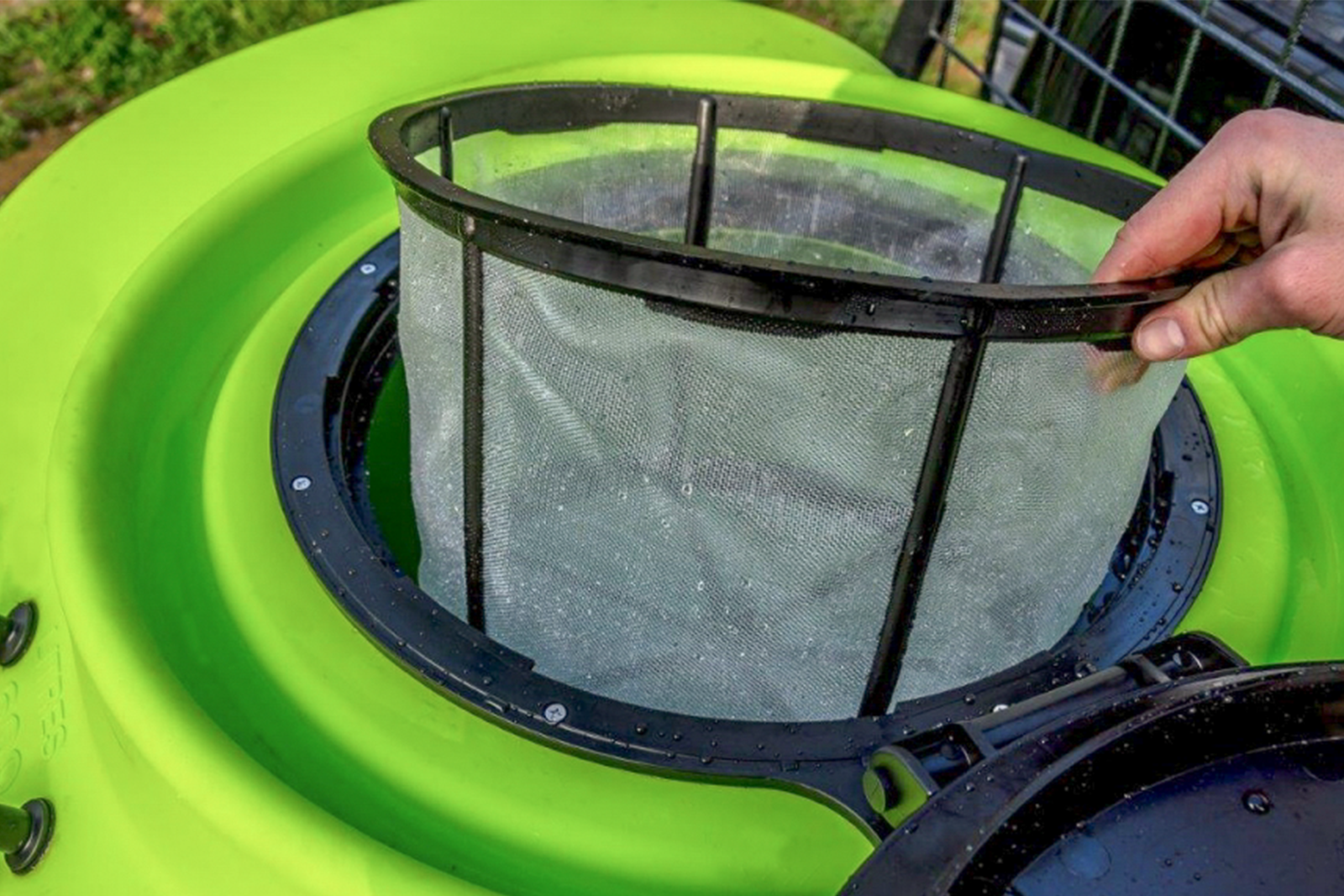 600L TopCrop™ Slip On Field Sprayer - Image 8