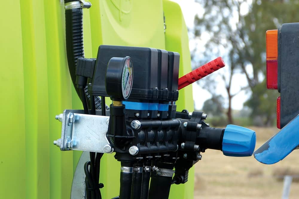 1000L LinkOn™ 3PL Tractor Boom Sprayer - Image 13
