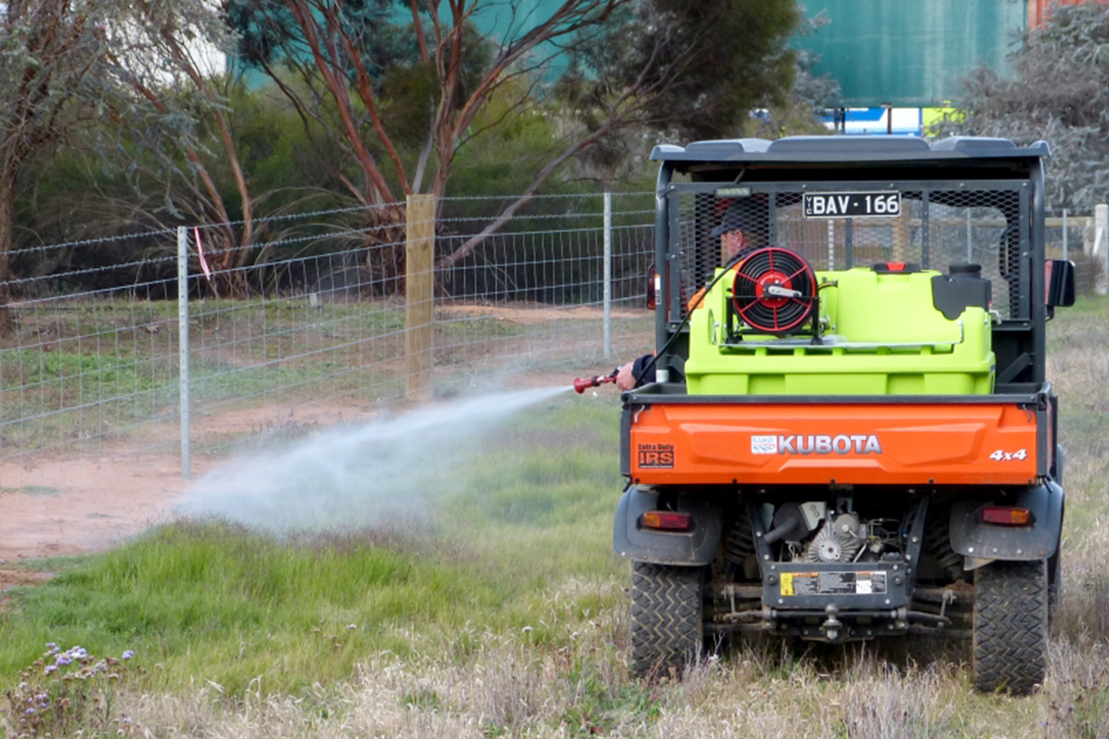 300L OnDeck™ UTV Sprayer (Honda GX35) - Image 5