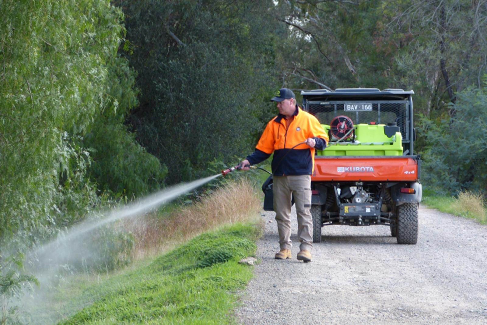 300L OnDeck™ UTV Sprayer (Honda GX35) - Image 4