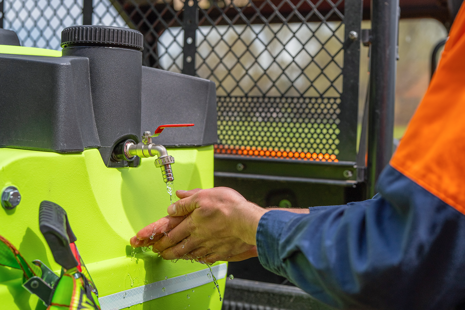 300L OnDeck™ UTV Sprayer (Honda GX200 & Twin 100m SuperReel™) - Image 10