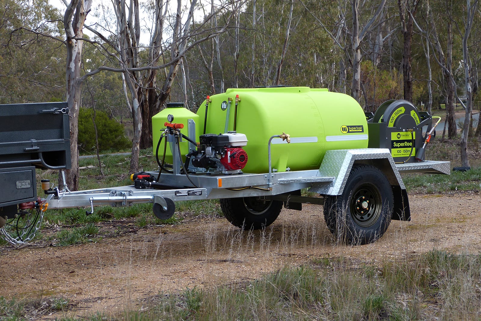 1000L SuperTrail™ Trailed Sprayer with Twin SuperReel™ - Image 10